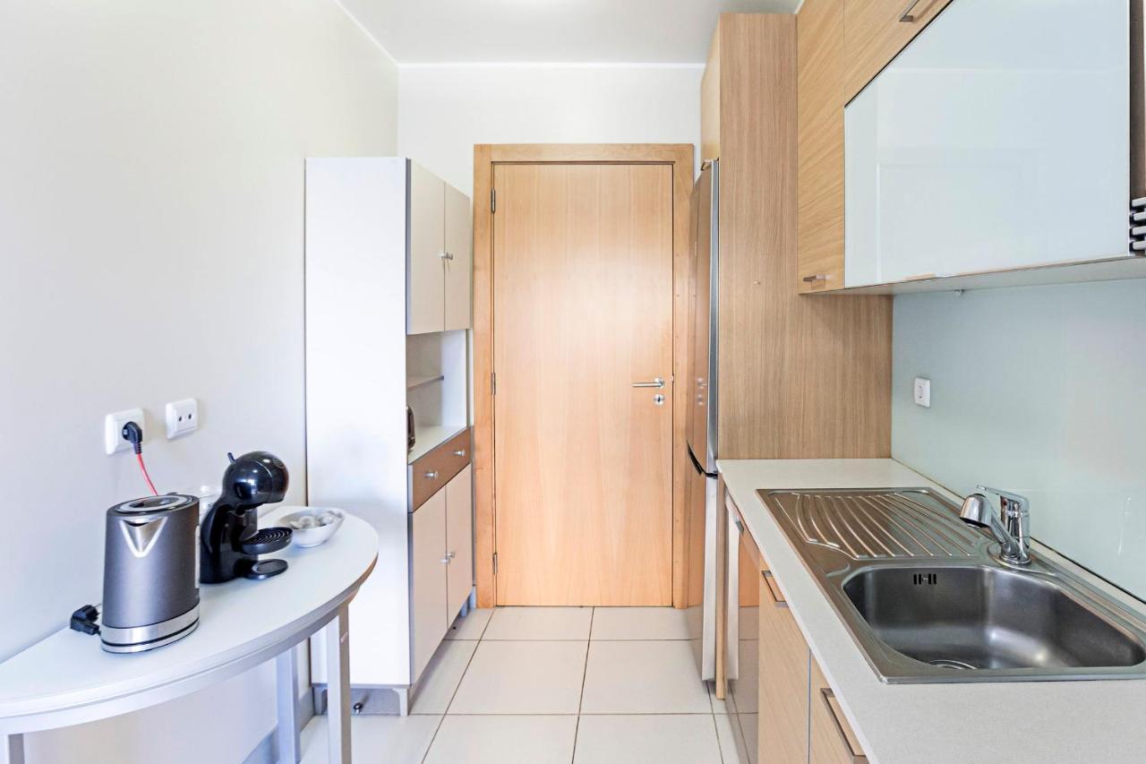 2Br Flat By Metro W/ Free Parking By Lovelystay ヴィラ・ノヴァ・デ・ガイア エクステリア 写真