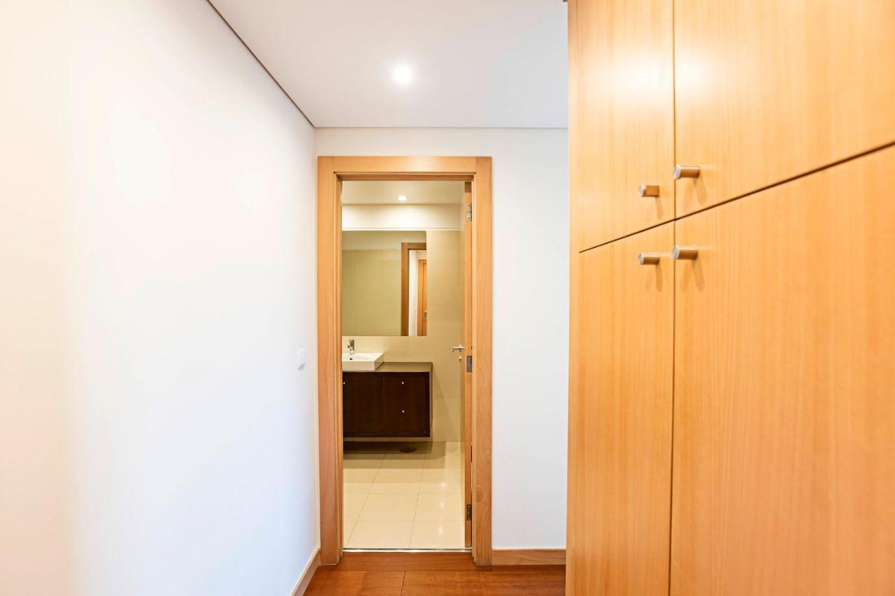 2Br Flat By Metro W/ Free Parking By Lovelystay ヴィラ・ノヴァ・デ・ガイア エクステリア 写真