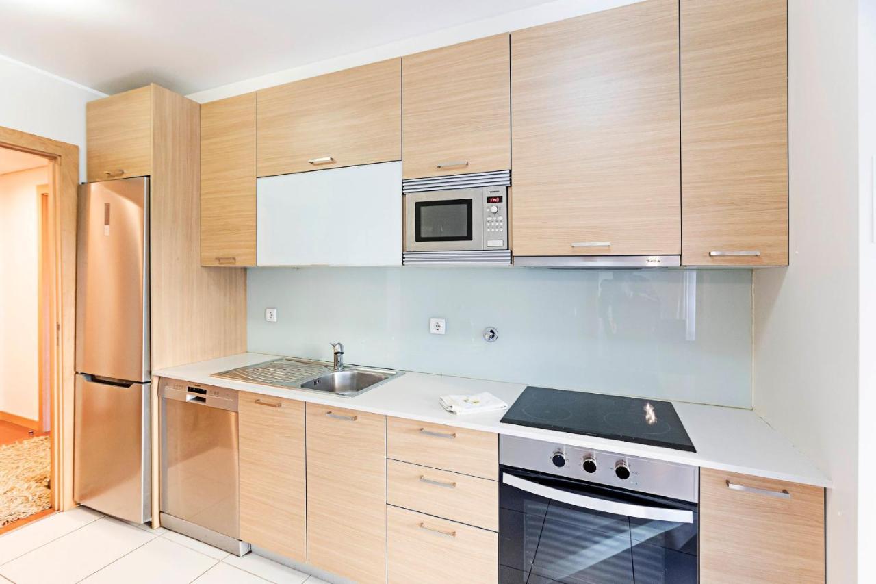 2Br Flat By Metro W/ Free Parking By Lovelystay ヴィラ・ノヴァ・デ・ガイア エクステリア 写真